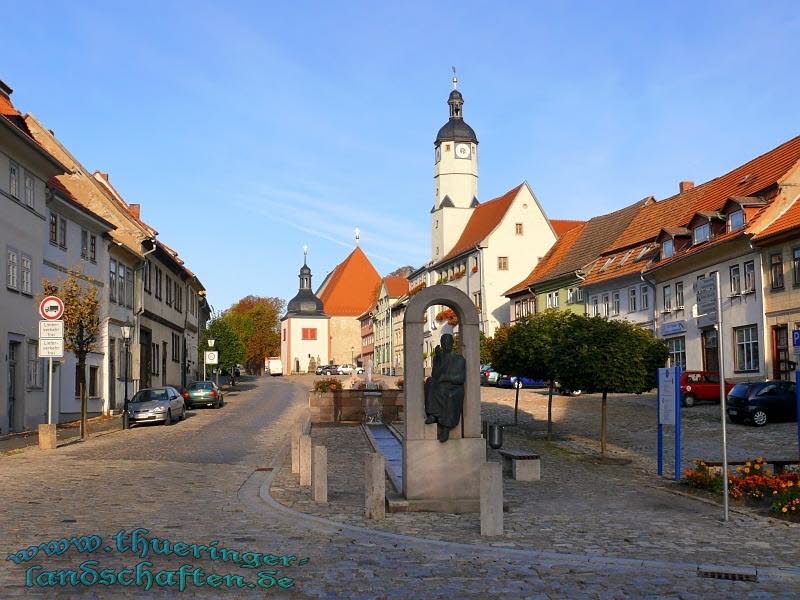 Marktplatz und Rathaus Weissensee