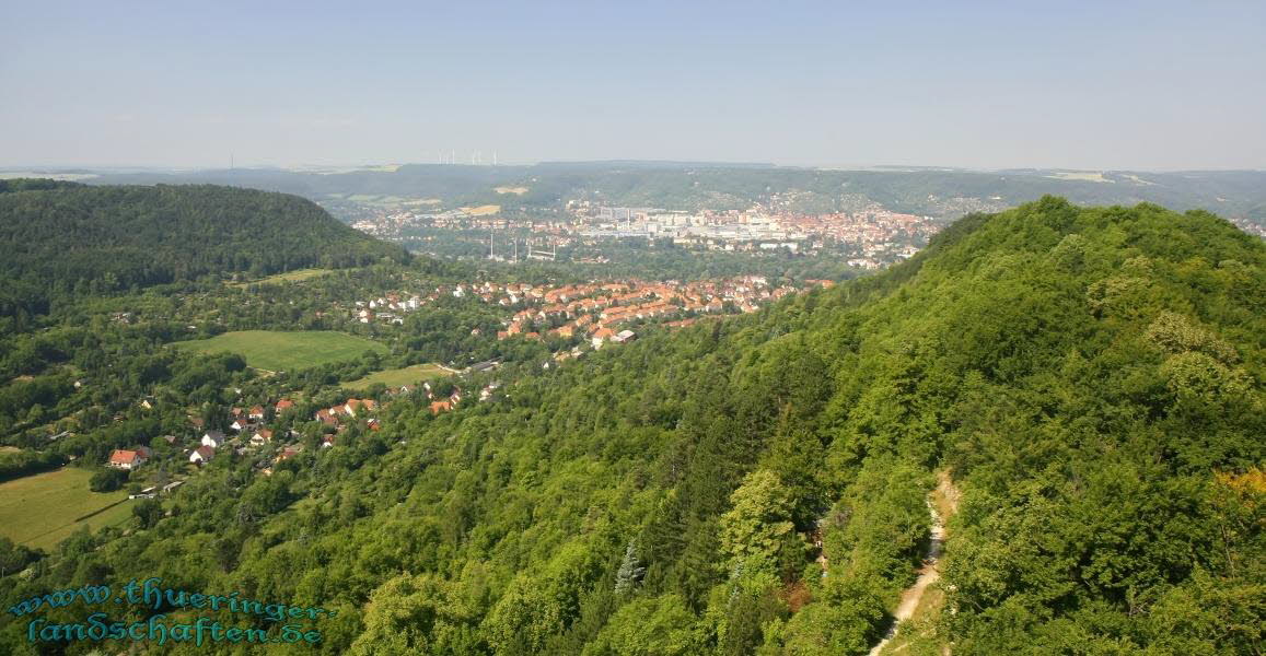 Weitsicht vom Fuchsturm auf dem Hausberg