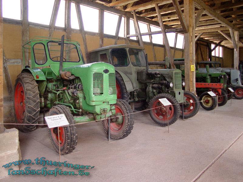 Hofteichscheune, Ausstellung landwirtschaftlicher Grogerte