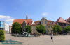 Ursulinenkloster und Brunnen