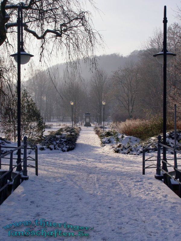 Eingang und Brcke Clara-Zetkin-Strasse Schlopark Hildburghausen