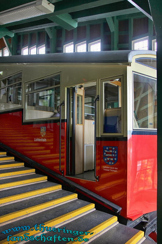 Lichtenhainer Standseilbahn im Oberweibacher Bahnhof