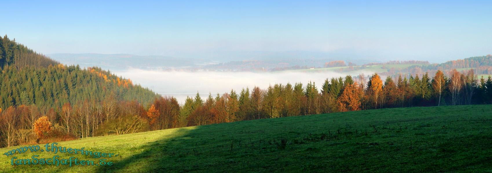 Morgennebel ber dem Bergsee Ratscher