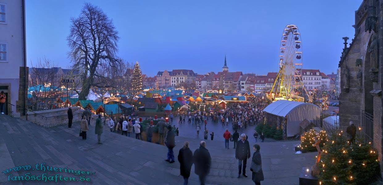 Weihnachtsmarkt Erfurt zur blauen Stunde