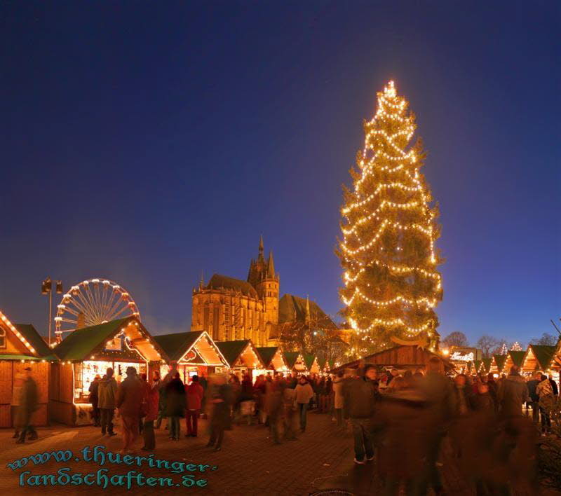 Weihnachtsmarkt Erfurt zur blauen Stunde