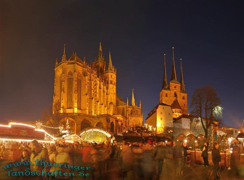 Weihnachtsmarkt Erfurt zur blauen Stunde