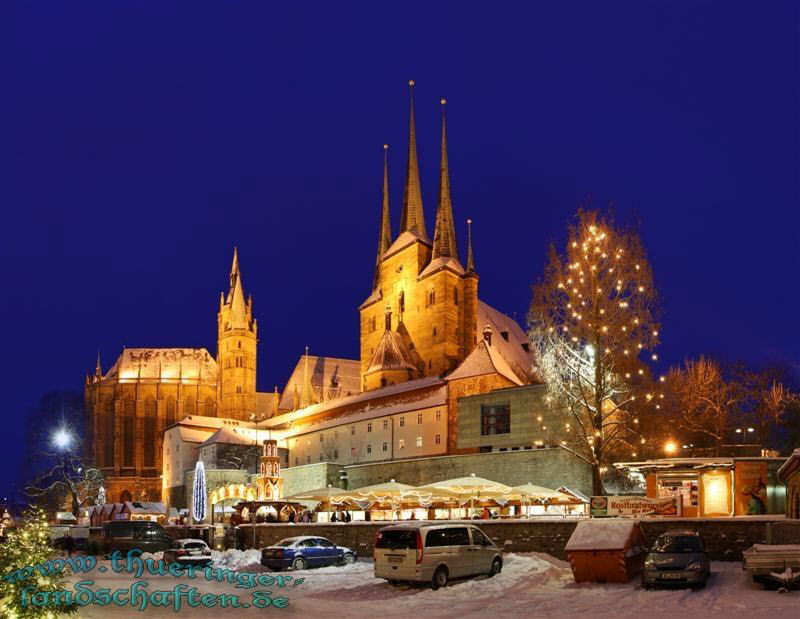 Weihnachtsmarkt Erfurt zur blauen Stunde