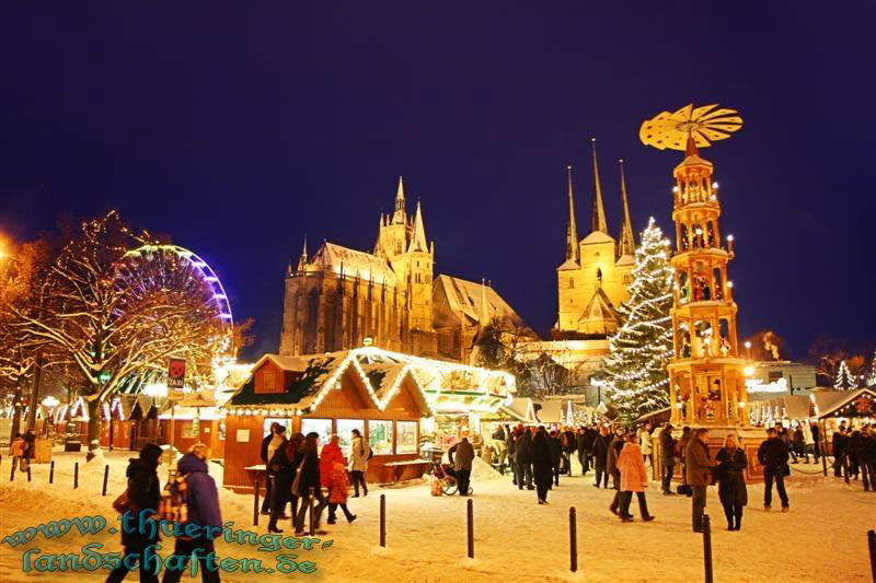 Weihnachtsmarkt Erfurt zur blauen Stunde